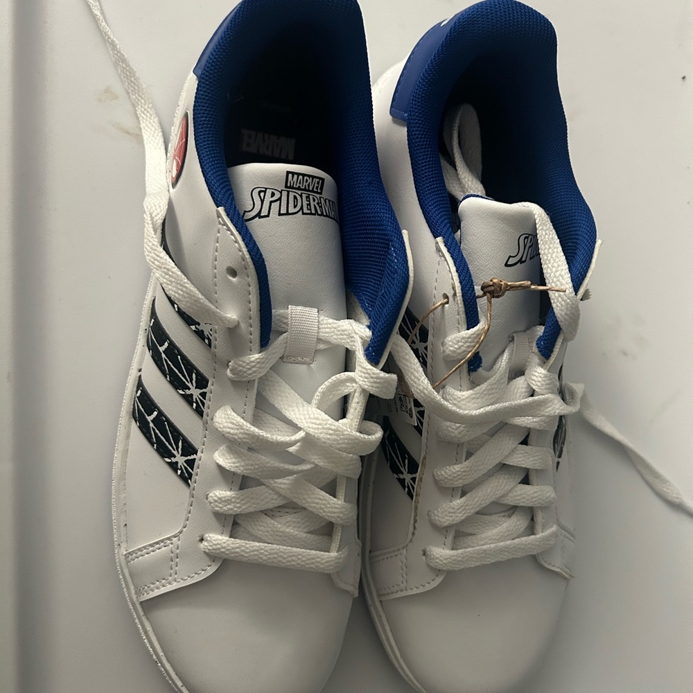 NWOB Marvel Spider-Man White and Black Sneakers brand new